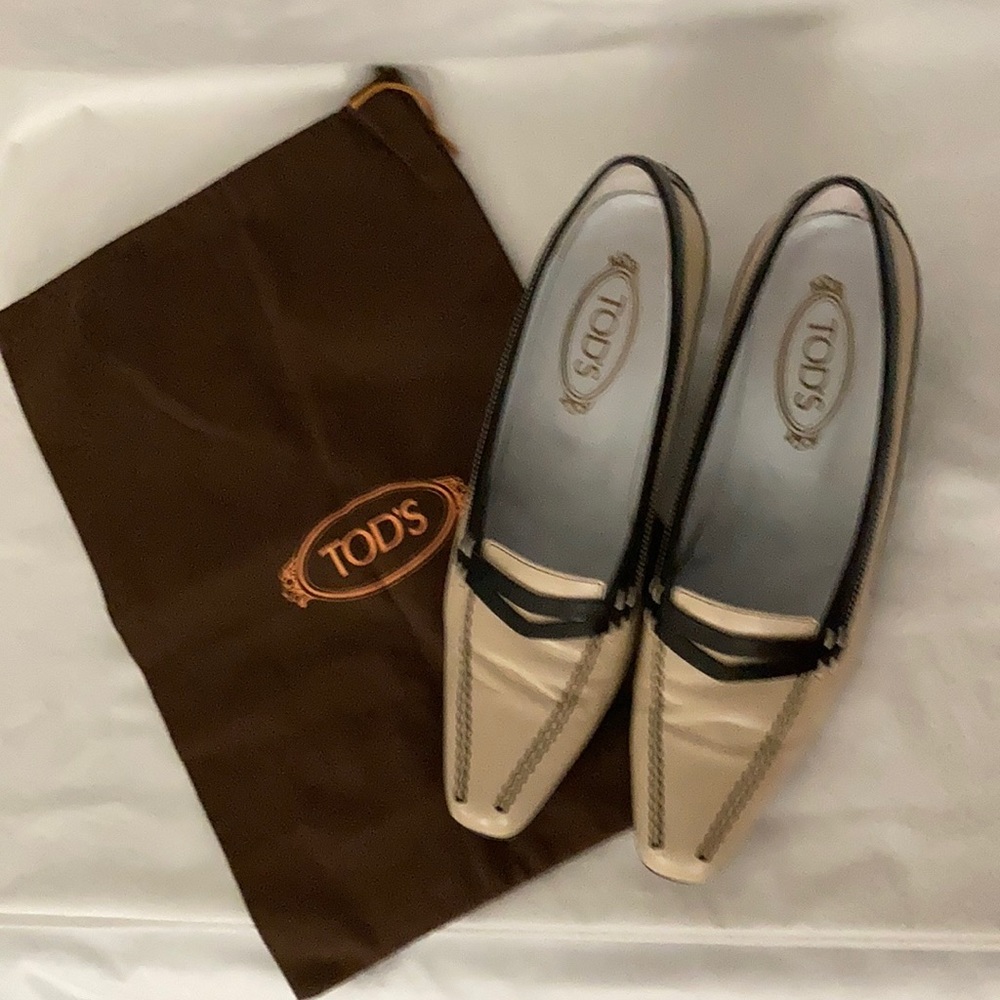 Tod’s Oxford Style Cream & Black Heels Size 40